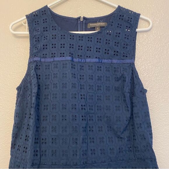 Banana Republic Sleeveless Eyelet Shift Dress Navy blue- Size 10 - Picture 3 of 13